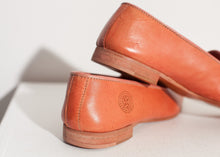 Load image into Gallery viewer, Leather Loafer in Rose